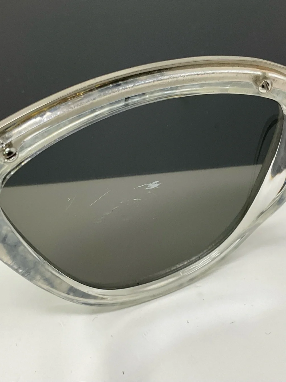 Blenders Avalanche Girl polarized sunglasses scratches